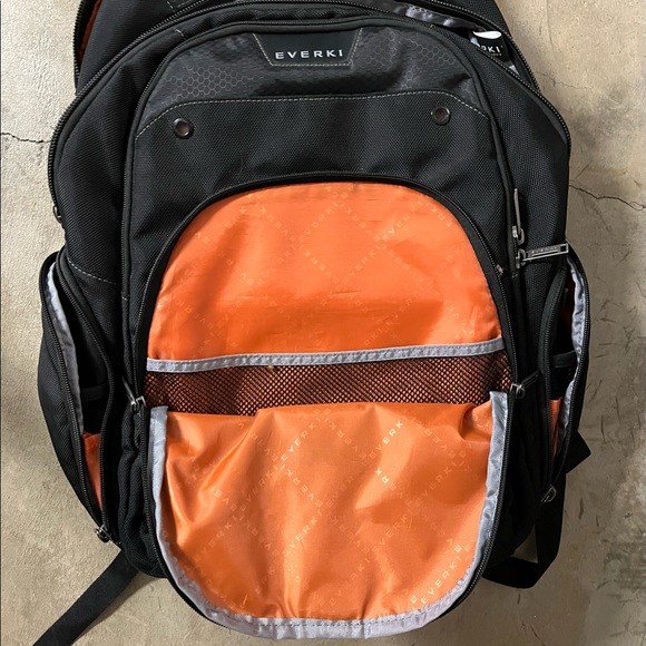 Everki Backpack - Picture 2 of 5